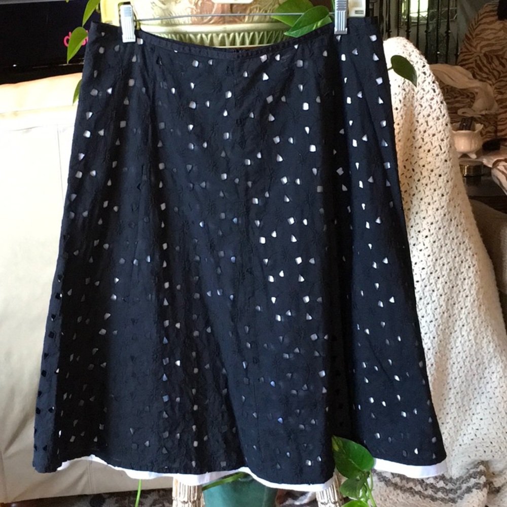 Eyelet Emma James skirt in great condition size 10